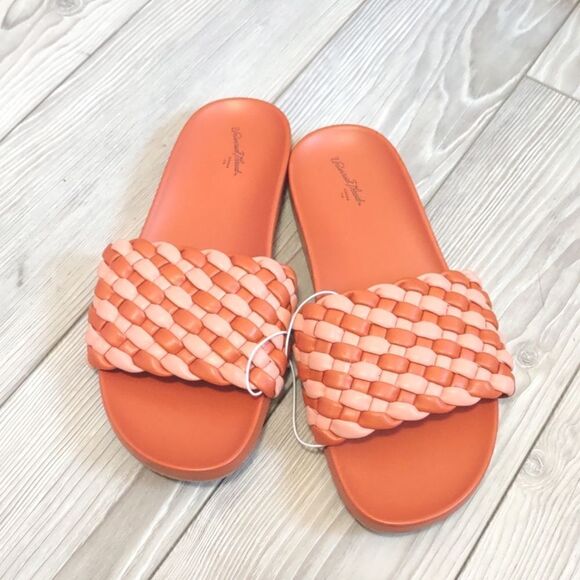 (62-1420) 🔥3/$20🔥  Universal Thread  Polly Sandals Size 6.5 - Picture 1 of 9